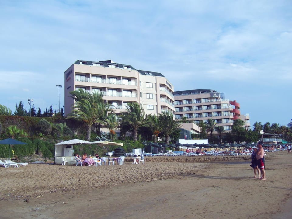 Haus B & A vom Strand gesehen Aska Hotel Just in Beach