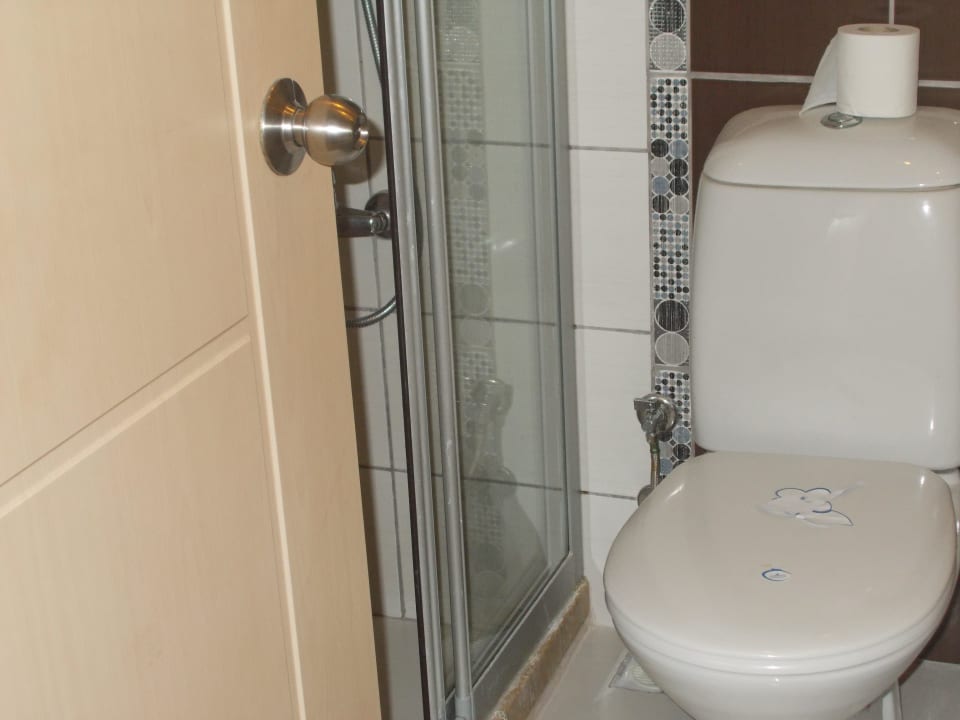 WC und wirklich große Dusche  Seaden Corolla Hotel