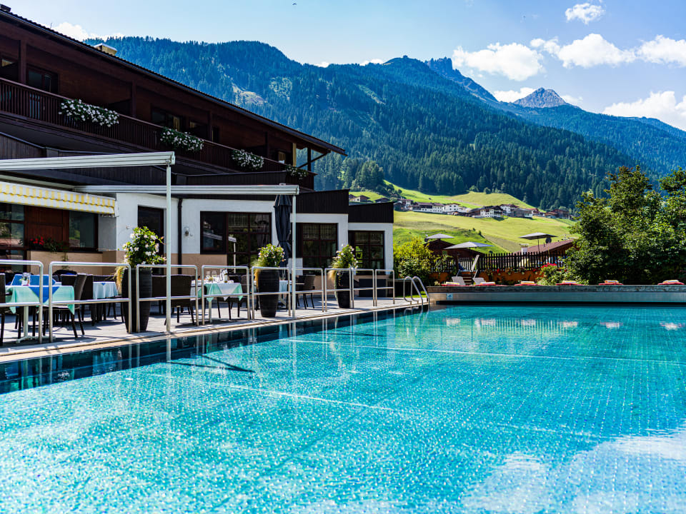 Pool Hotel Happy Stubai