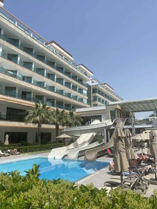 Pool Side Sunport Hotel & Spa