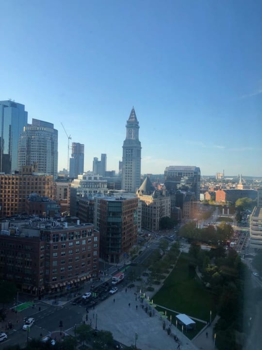 Zimmer Boston Harbor View Luxury Suites