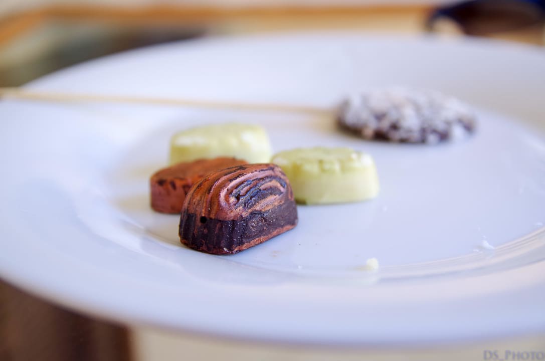 Die Clublounge, selbstgemachte Pralinen Majestic Colonial Punta Cana