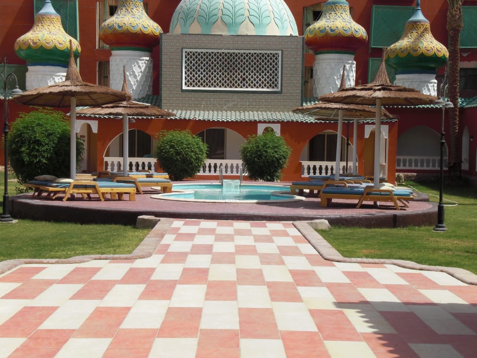 Einer der vielen Pools Pickalbatros Alf Leila Wa Leila Resort - Neverland Hurghada