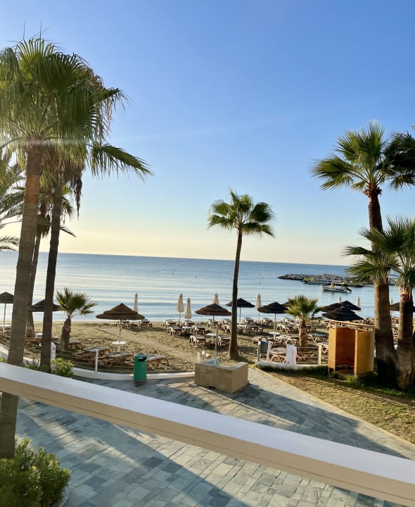 Strand The Golden Bay Beach Hotel