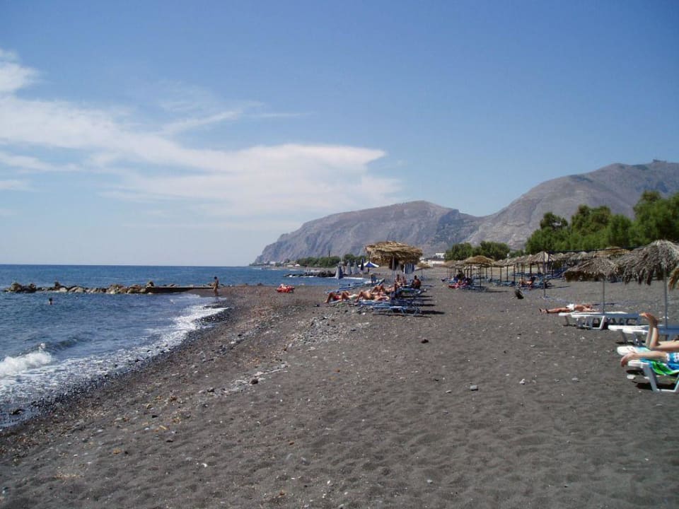 Strand: Blick Richtung Kamari Mediterranean Beach