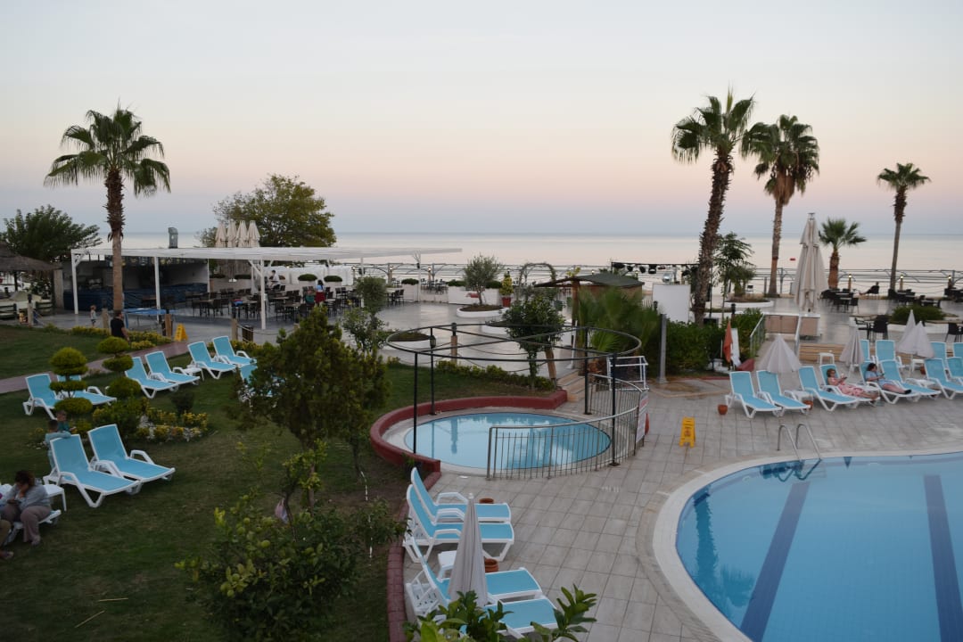 Pool Armas Gül Beach
