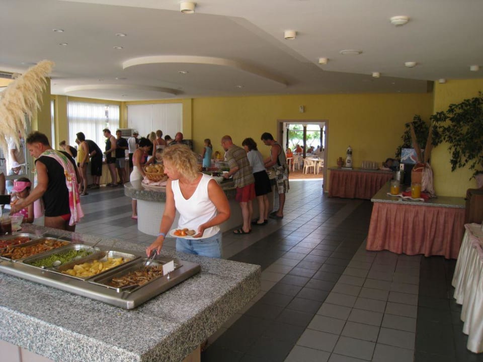 Mittagsbuffet im La Veranda Anissa Beach & Village