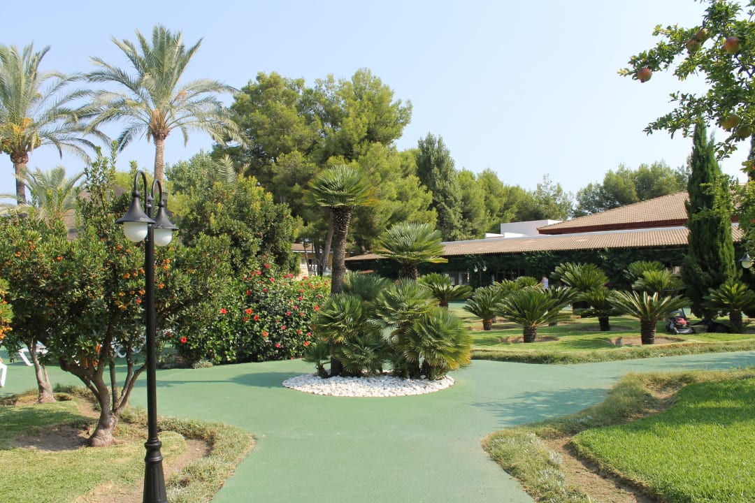 Schön angelegte Gartenanlage Prinsotel La Dorada