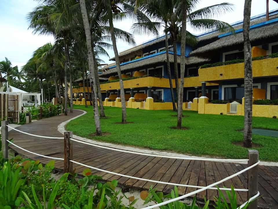 Gartenanlage Iberostar Waves Tucan