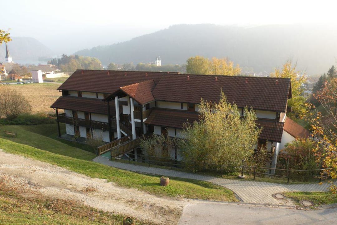 Wohngebäude Panoramahotel Fohlenhof