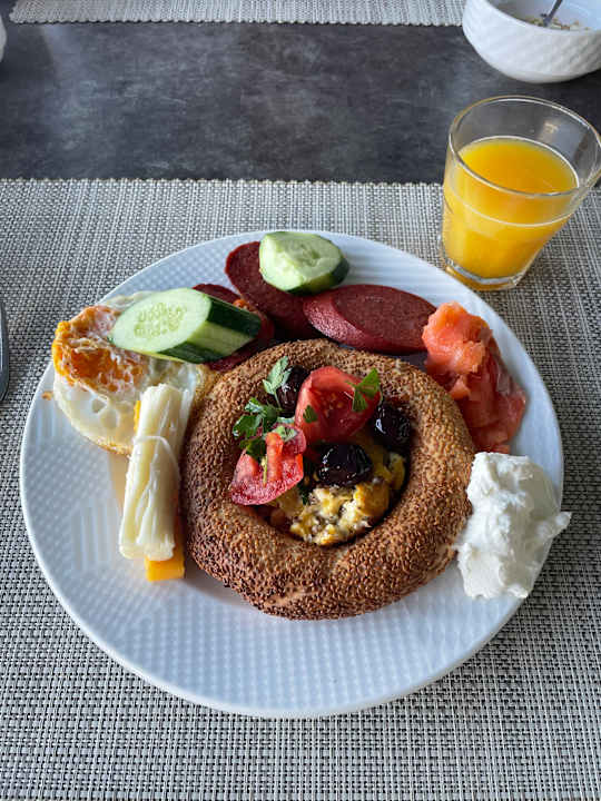 Gastro The Sense Deluxe Hotel