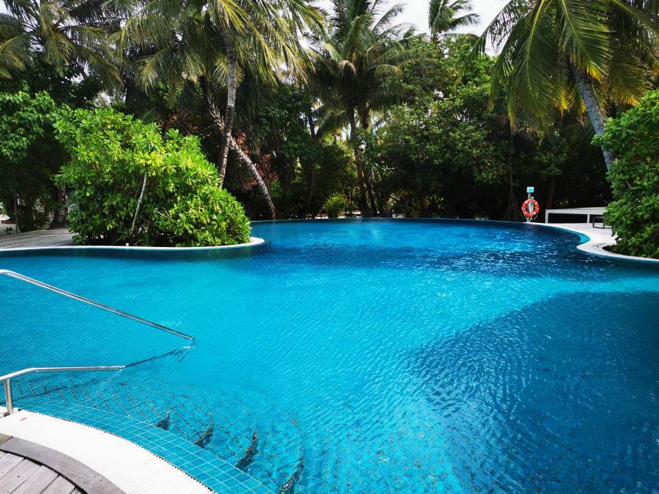 Pool ROBINSON MALDIVES