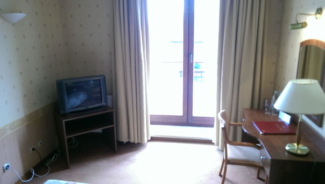 Balkon und TV Hotel 4 Pory Roku