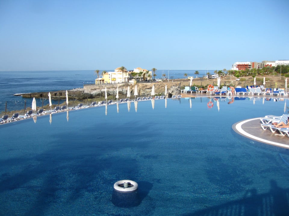 Sehr schöne Aussicht vom Pool Bahia Principe Sunlight Costa Adeje