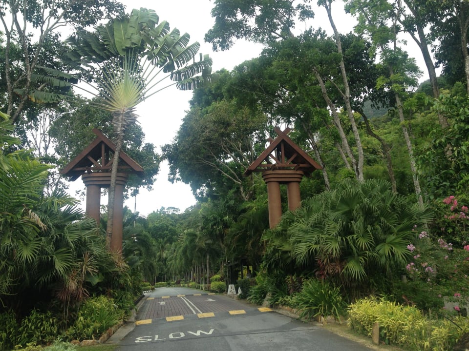 Zufahrt zum Ressort Berjaya Langkawi Resort