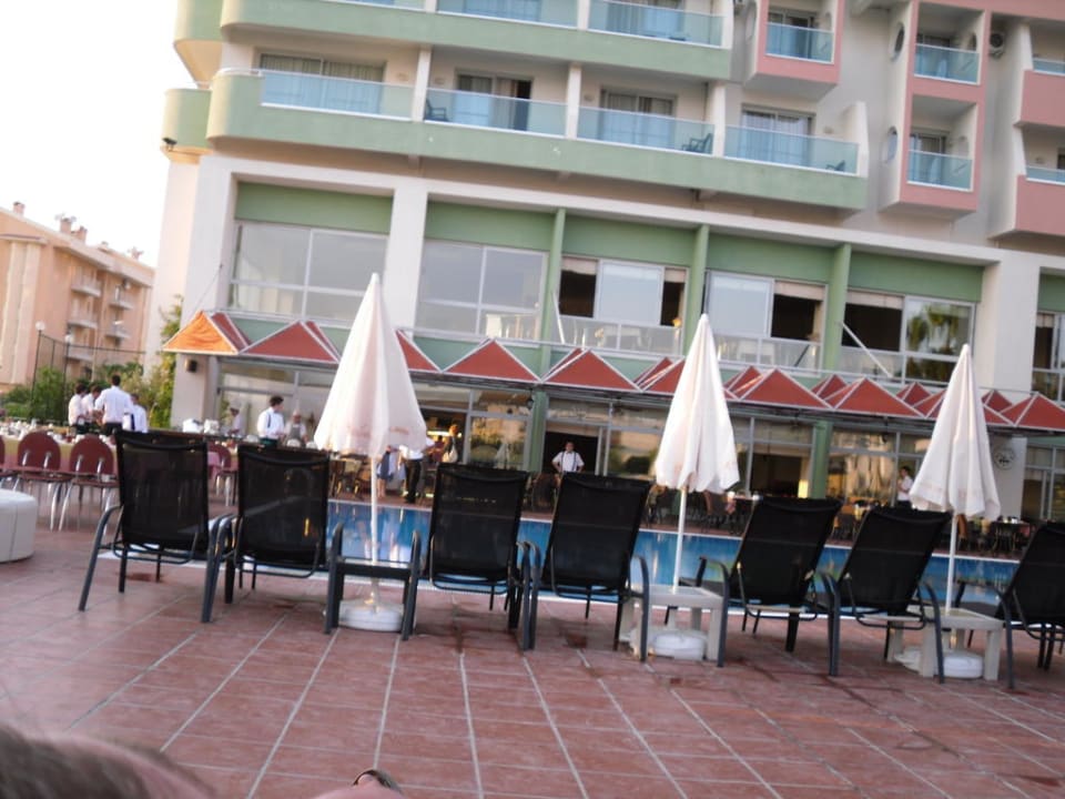 Widok na basen podczas zachodu słońca Elite World Kuşadası