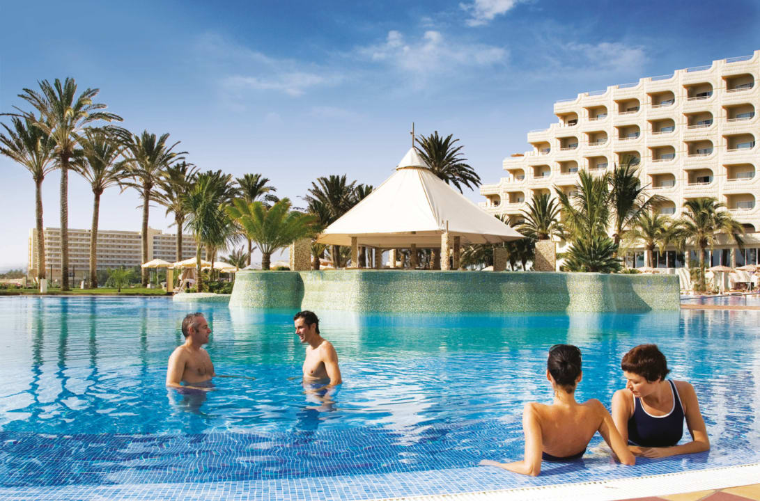 Pool Hotel Riu Palace Tres Islas
