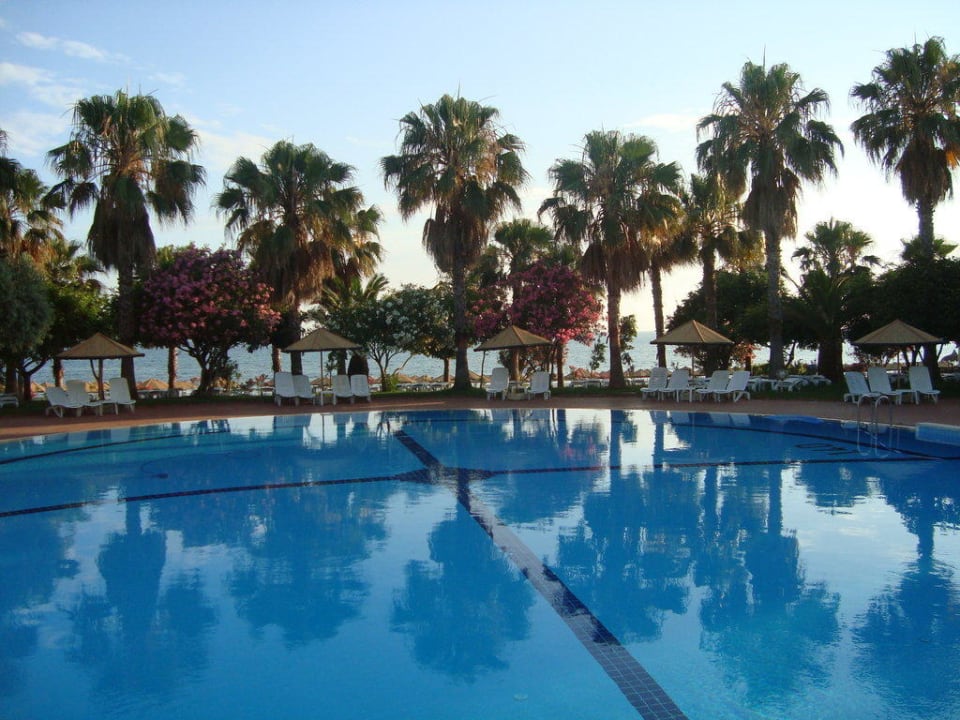 Pool mit Blick aufs Meer Hotel Defne Star
