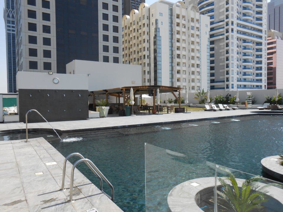 Pool The Tower Plaza Hotel Dubai