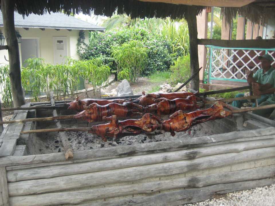 Grill in der Karibischen Strasse Hotel Playa Pesquero