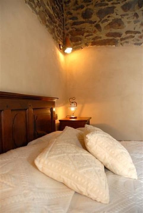 Dettaglio camera da letto Hotel La Paterna Di Rigomagno