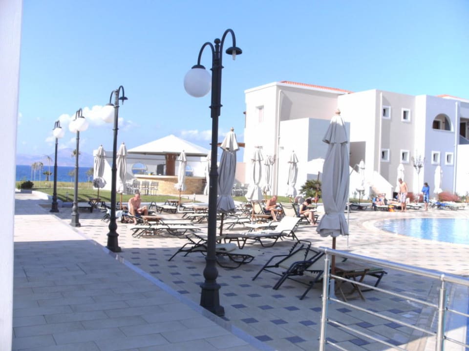 Poolliegen im Hotel kosten nichts Atlantica Marmari Palace
