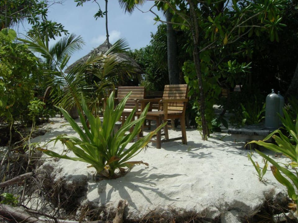 Sunset-Bar vor den Wasserbungis NH Collection Maldives Reethi Resort