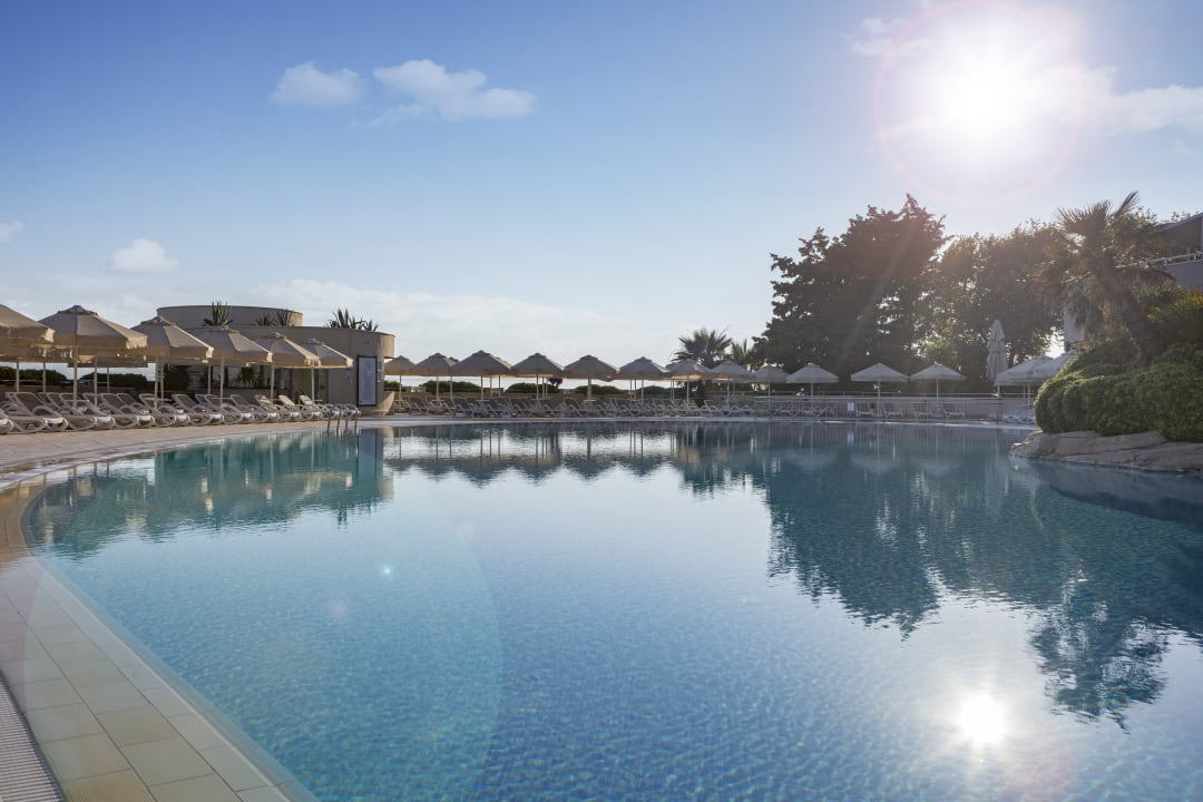 Pool Melas Resort Hotel