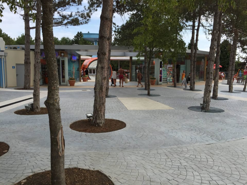 Vor dem Hotel Ralitsa Aqua Club