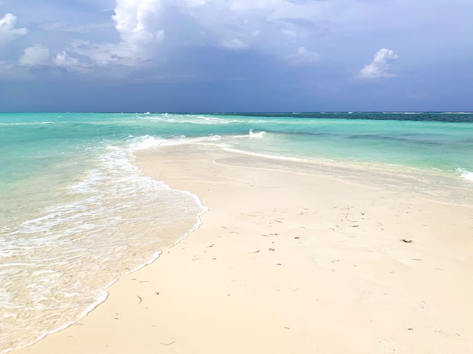 Strand Kuredu Island Resort & Spa