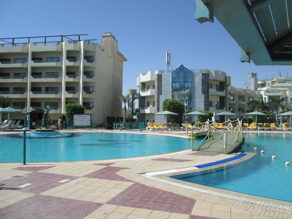 Бассейн для взрослых Moreno Horizon Spa & Resort