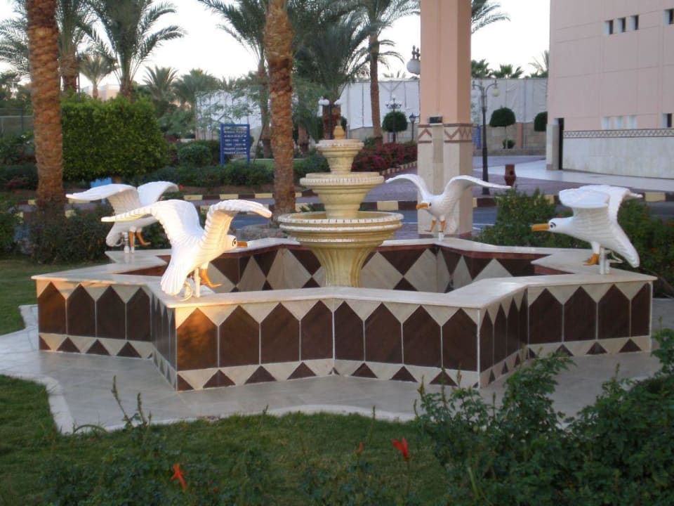 Brunnen am Haupteingang Beach Albatros Resort