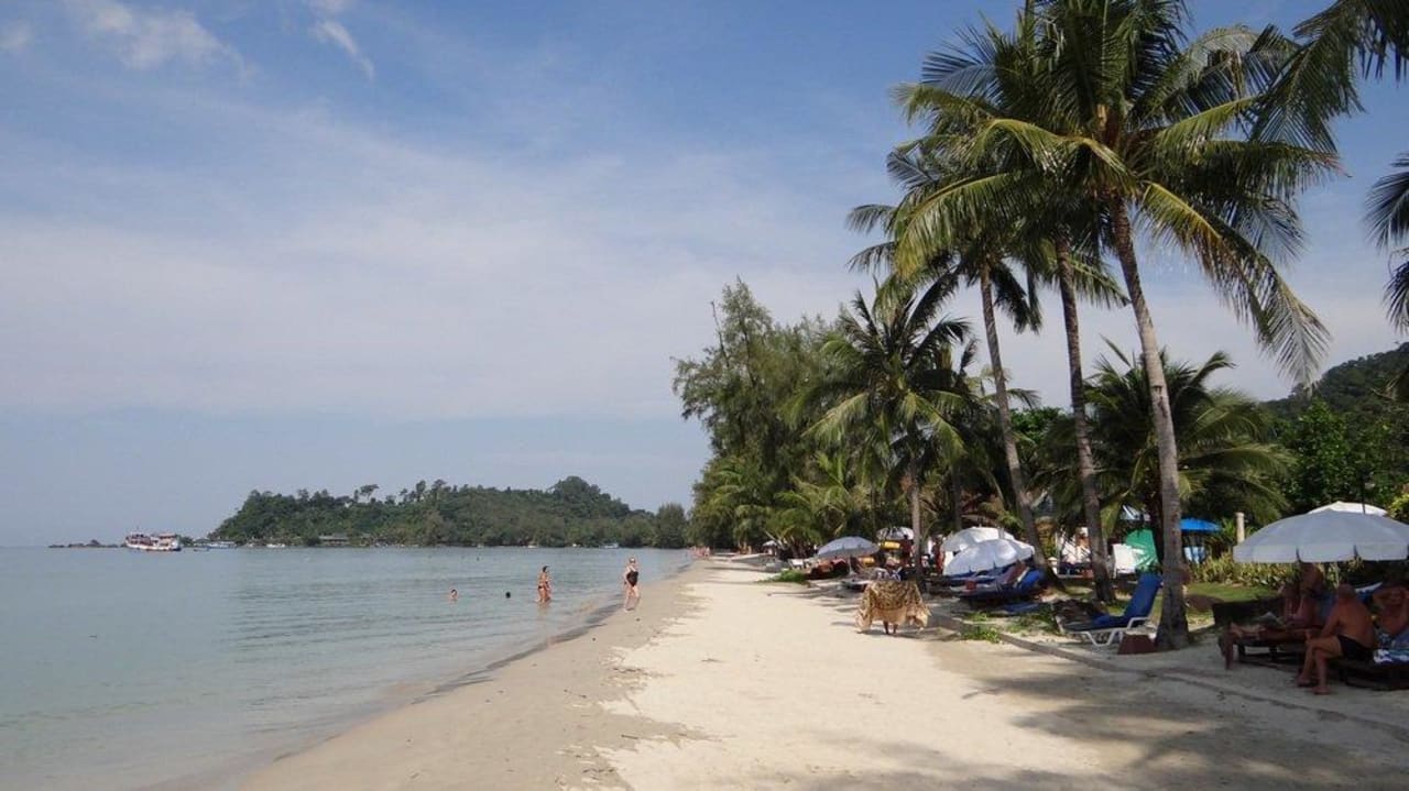 Hotel-eigener Sandstrand Hotel Klong Prao Resort