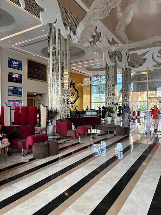 Lobby Azura Deluxe Resort & Spa Hotel