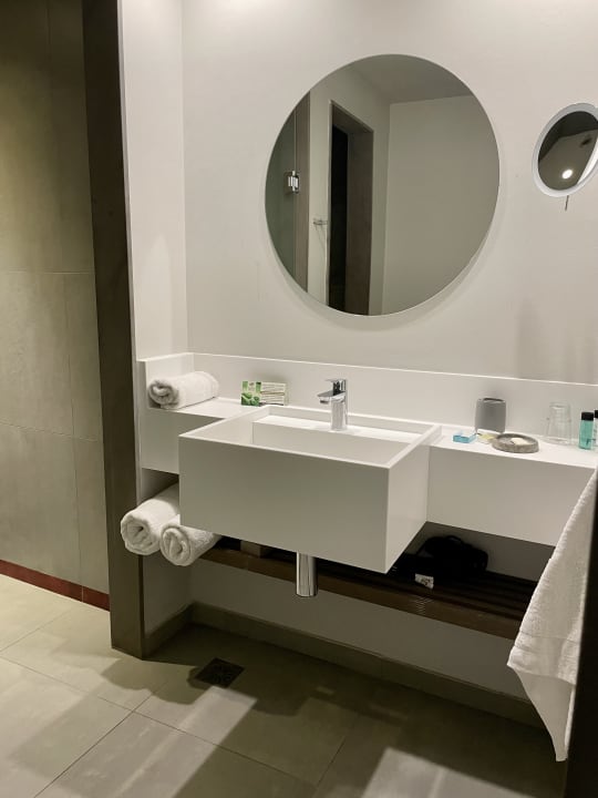 Zimmer Kakkos Beach Hotel