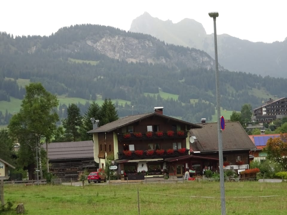Außenansicht Pension Tirolerhof