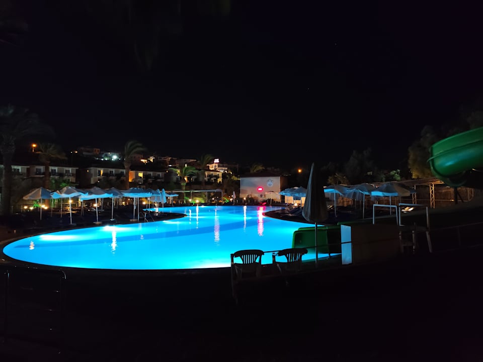 Pool Club Resort Atlantis