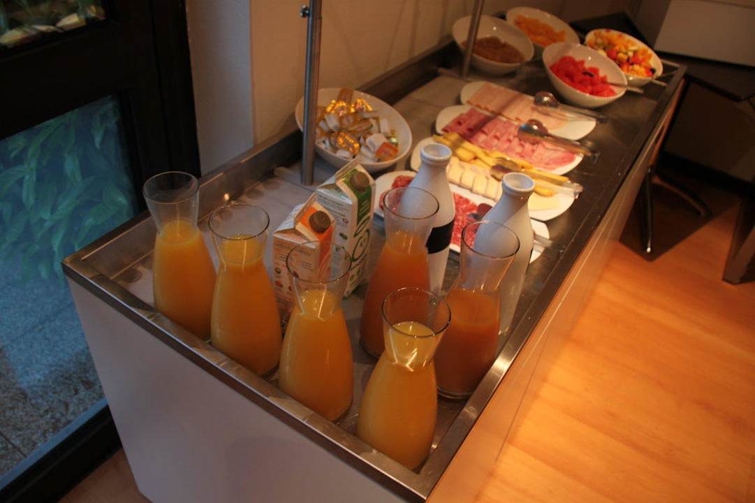 Frühstücksbuffet  Hotel Novotel Genève Aéroport France