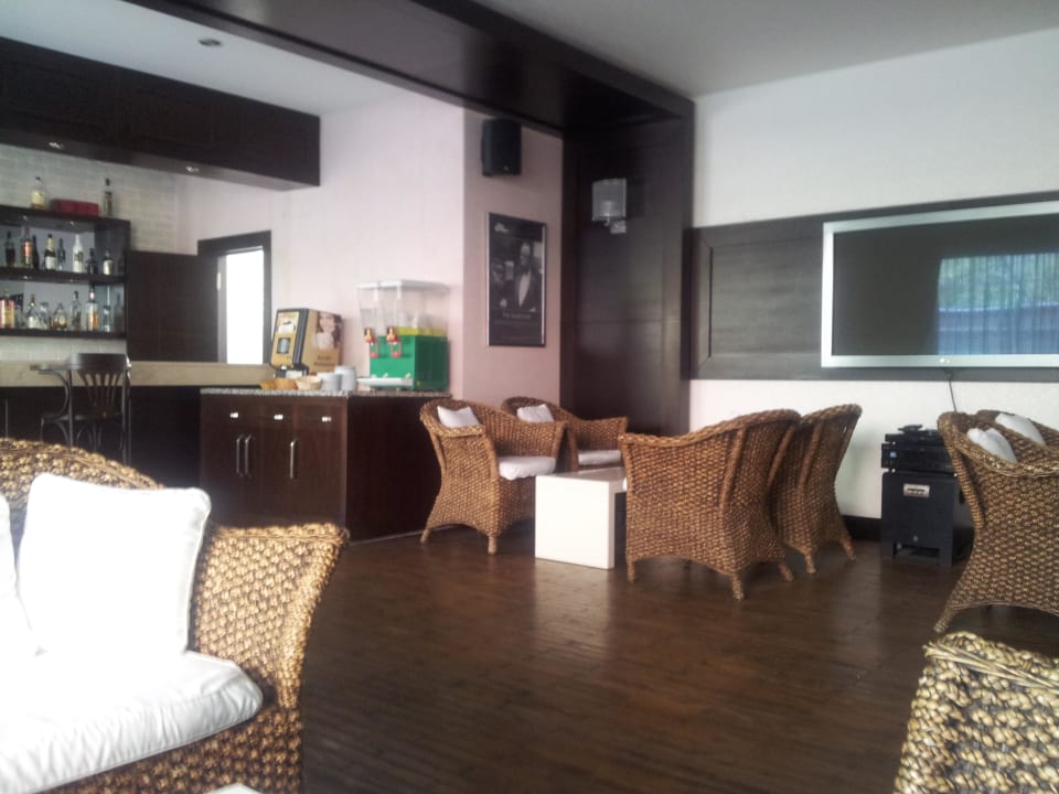 Poolbar Xperia Grand Bali Hotel