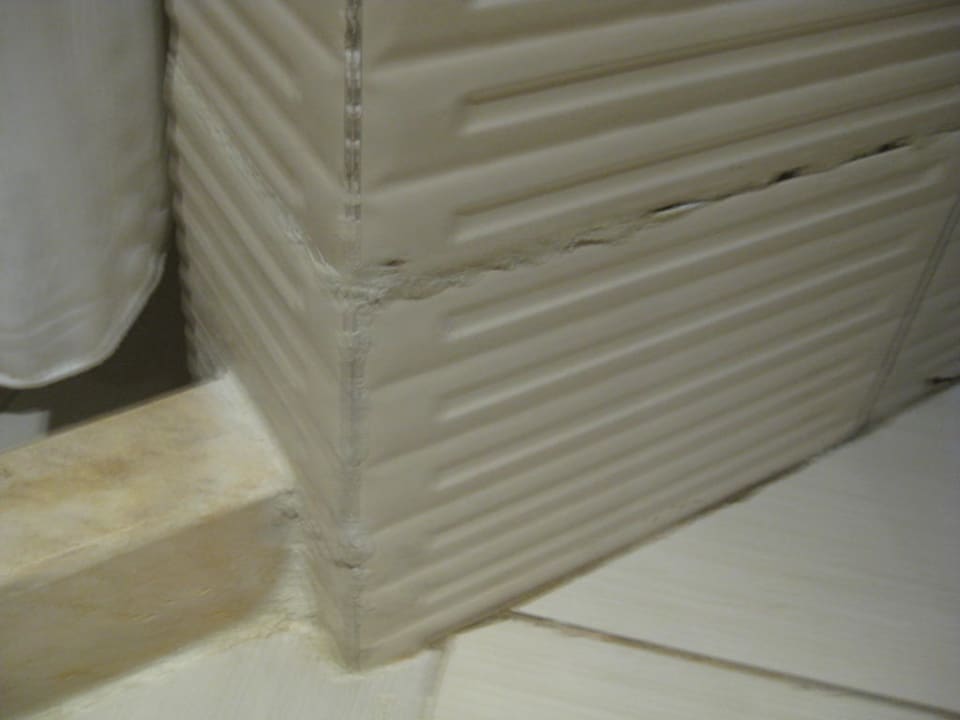 Fliesen in der Dusche Charmillion Gardens Aquapark