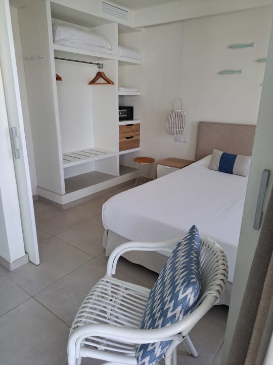 Zimmer FERGUS Style Carema Beach