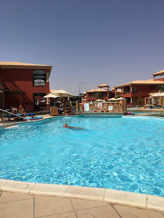 Pokoje w części 400 Pickalbatros Alf Leila Wa Leila Resort - Neverland Hurghada