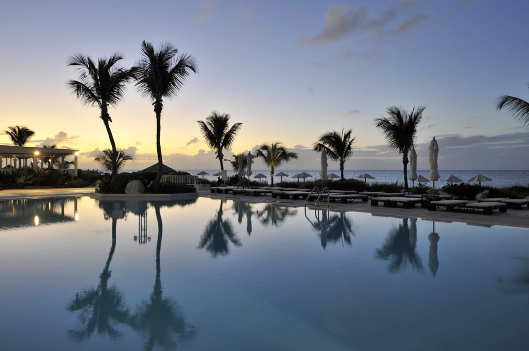 Pool Club Med Columbus Isle