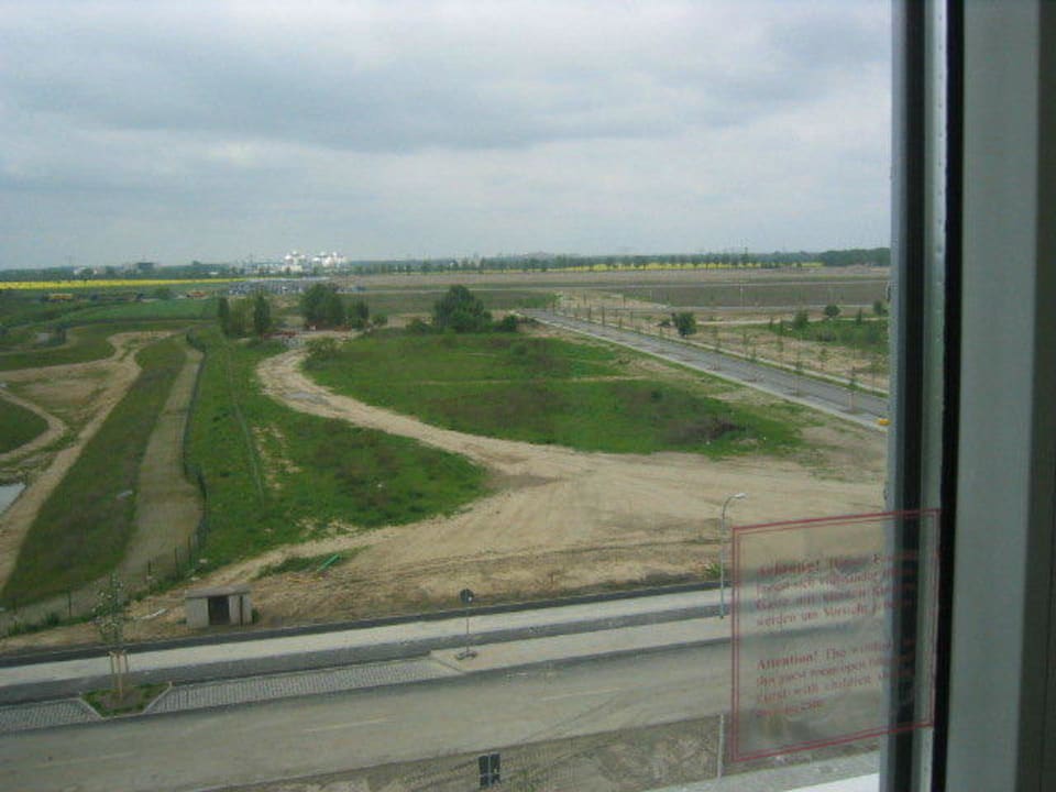 Blick aus Zimmer 503 Holiday Inn Berlin Airport - Conference Centre