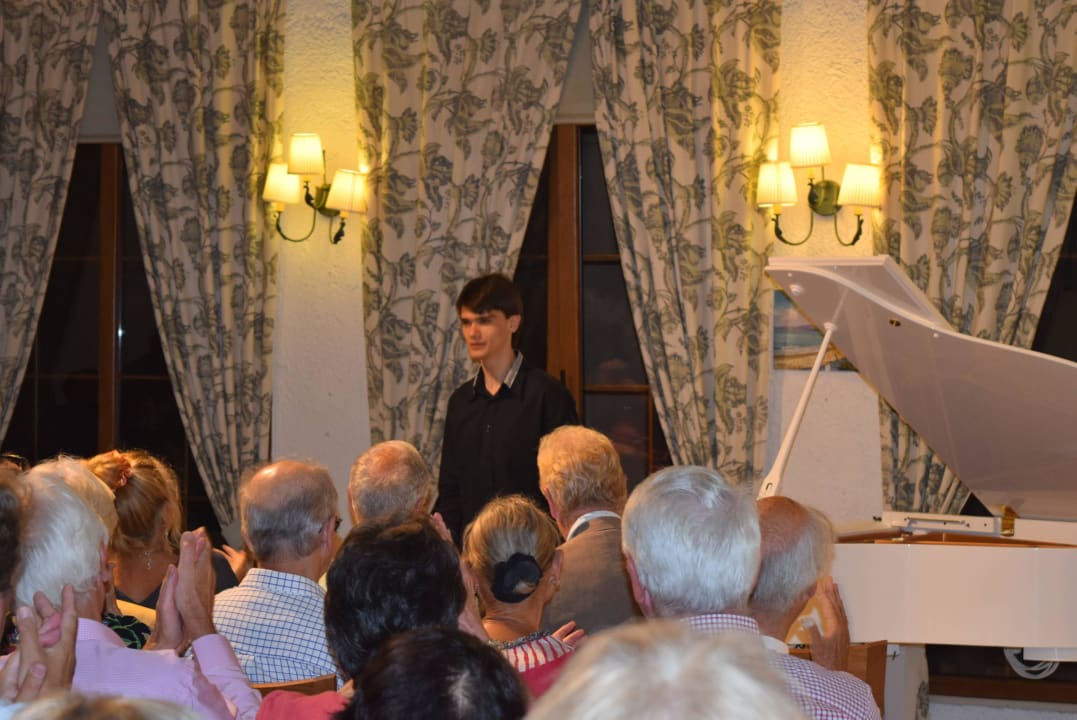 Herrliches Klavierkonzert St. George's Bay Country Club