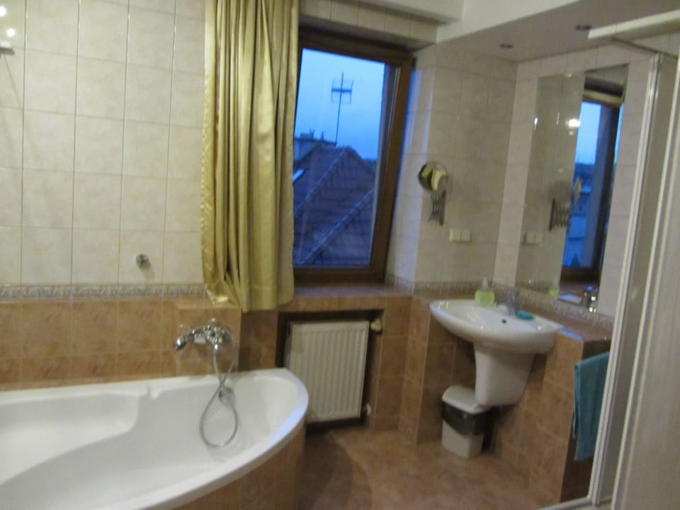 Ванная и душевая на 3 этаже Apart & Hostel Magnolia