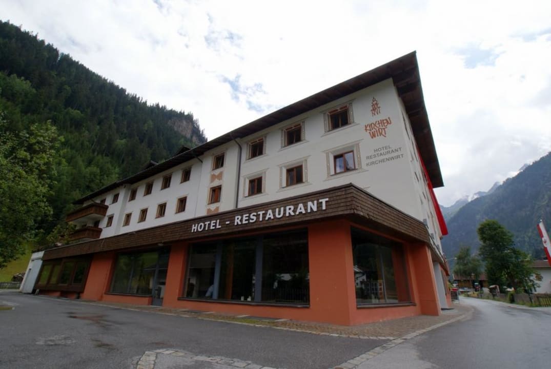 Von der Seite gesehen Hotel Kirchenwirt