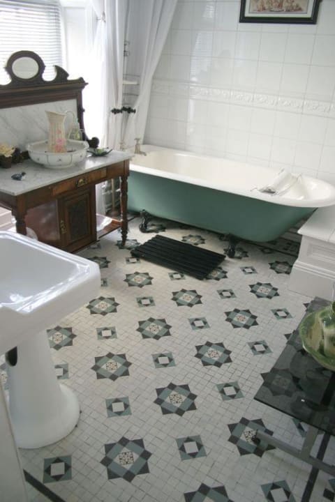 "Schau"-Bad Judes B&B