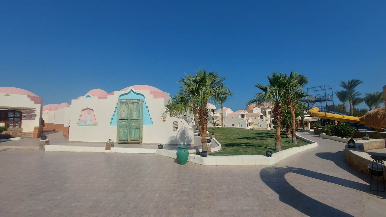 Gartenanlage Protels Crystal Beach Resort