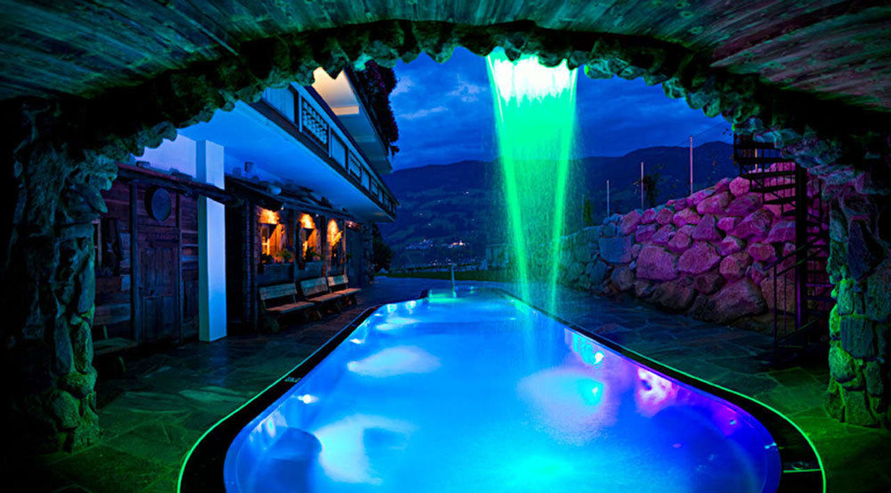 Wellnessbecken im Freibereich - Wellnessanlage Hotel Kohlerhof